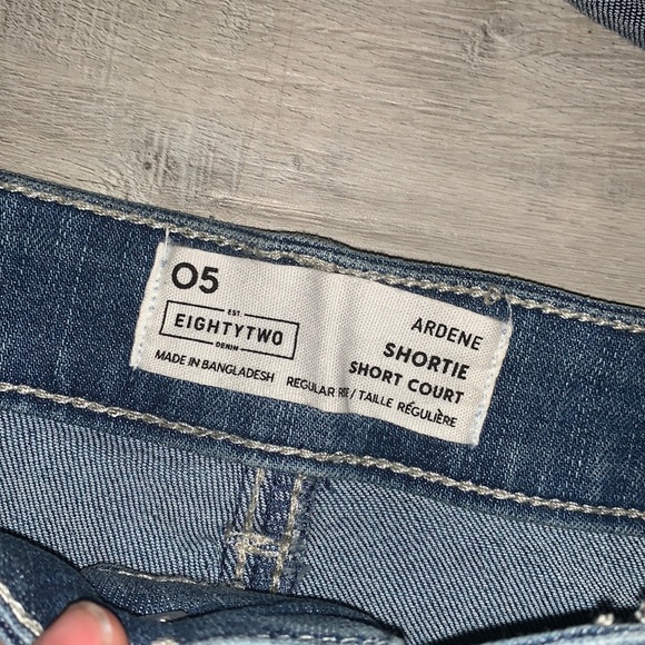 Three Pairs of Ardene Shorts (Size 5) - Picture 5 of 8